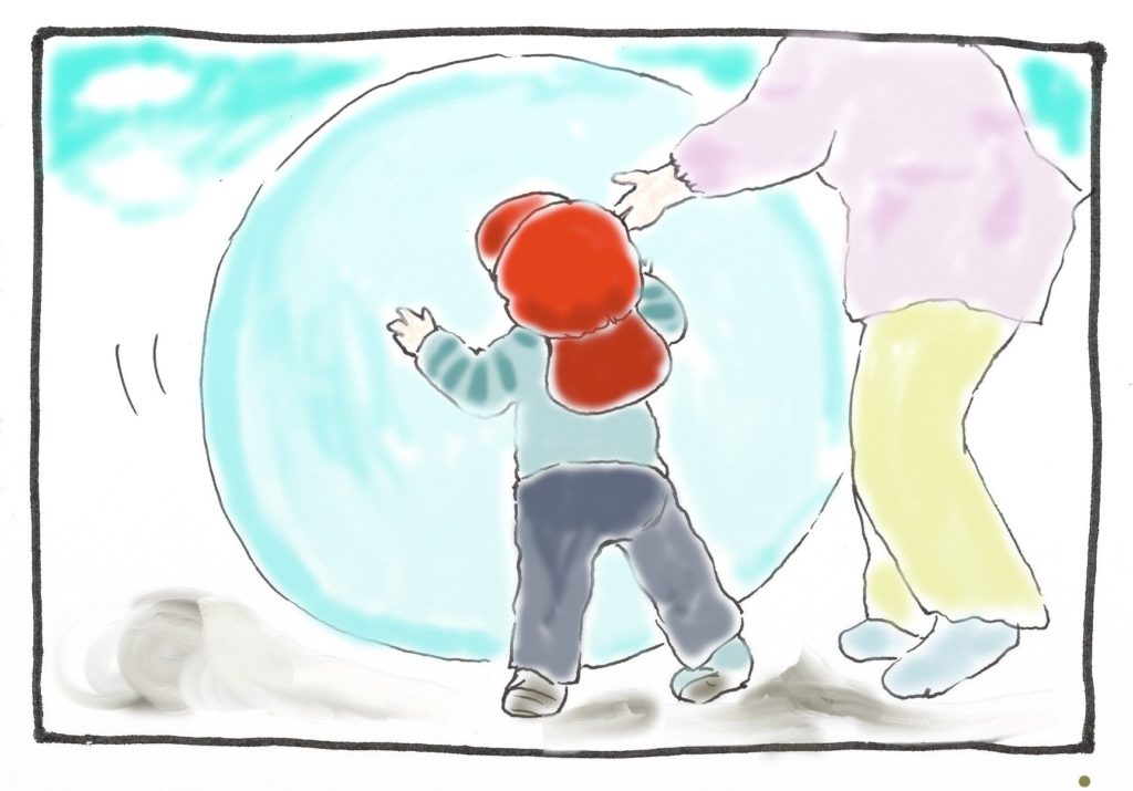 玉転がしをする次男